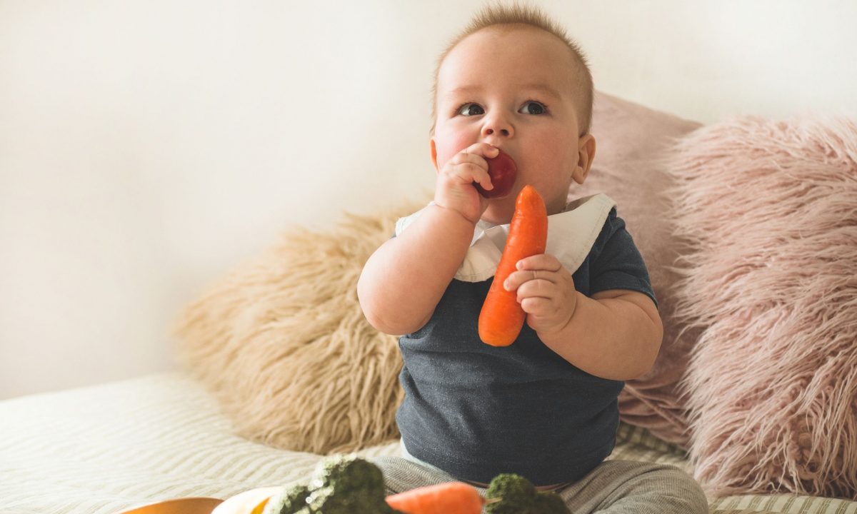 Πώς θα ξέρεις ότι το μωρό σου είναι έτοιμο να ξεκινήσει τις στερεές τροφές