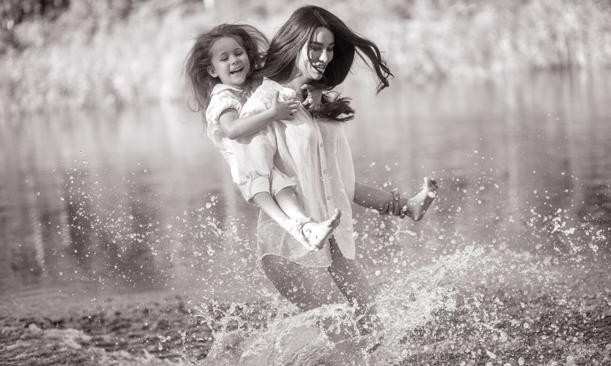 Η καθημερινή πρόκληση του «να απολαμβάνεις την κάθε στιγμή» ως μαμά