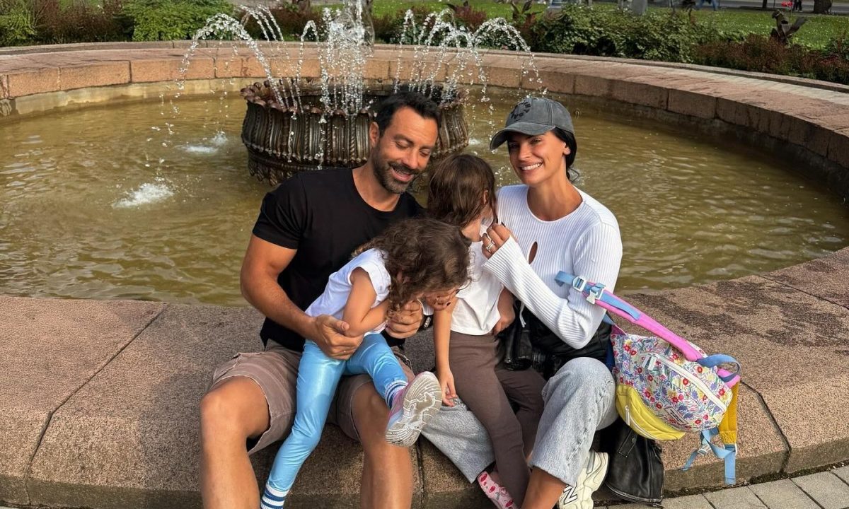 Χριστίνα Μπόμπα - Σάκης Τανιμανίδης: Έτσι πέρασαν την Κυριακή μαζί με τις κόρες τους