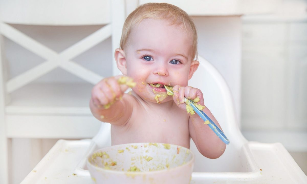 Είναι επικίνδυνο το baby led weaning; Η παιδίατρος απαντά