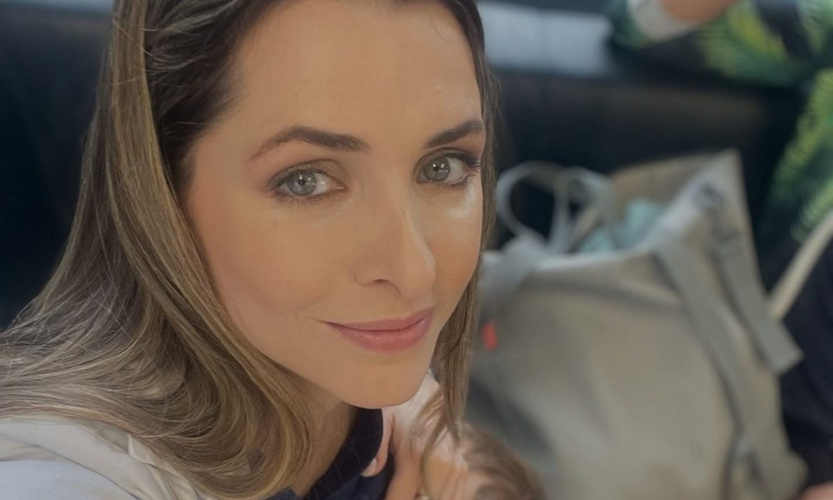 Βασιλική Τρουφάκου: Θηλάζει τον 1,5 έτους γιο της στα γυρίσματα της σειράς «Ο Γιατρός»