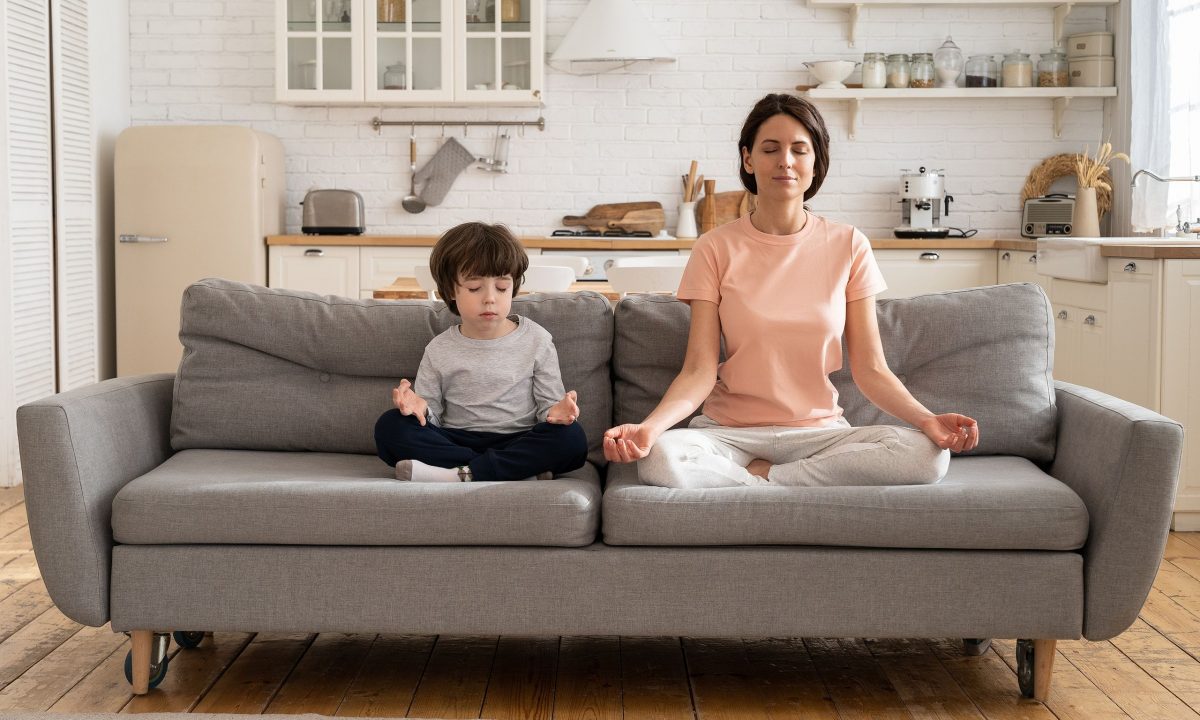 Άγχος και μητρότητα: 5+1 τεχνικές για ηρεμία μέσα στο χάος της καθημερινότητας