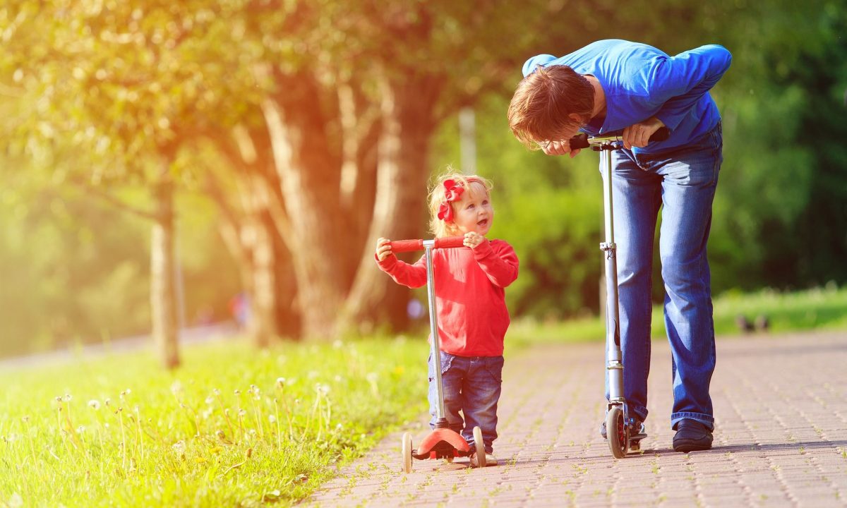 Οι γονείς λένε στα παιδιά «πρόσεχε» 27 φορές τη μέρα σύμφωνα με έρευνα (infographic)