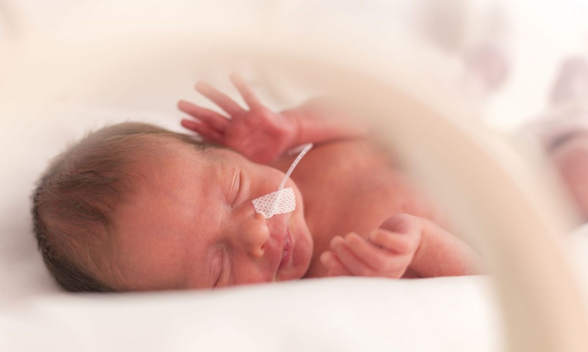 Προωρότητα: Τα συγκλονιστικά στοιχεία για την Ελλάδα και οι πιο γλυκές φωτογραφίες μικρών μαχητών