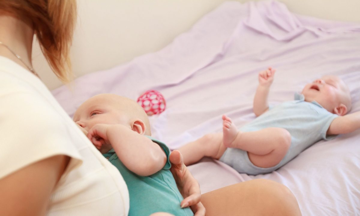 Είναι δυνατός ο θηλασμός των διδύμων;