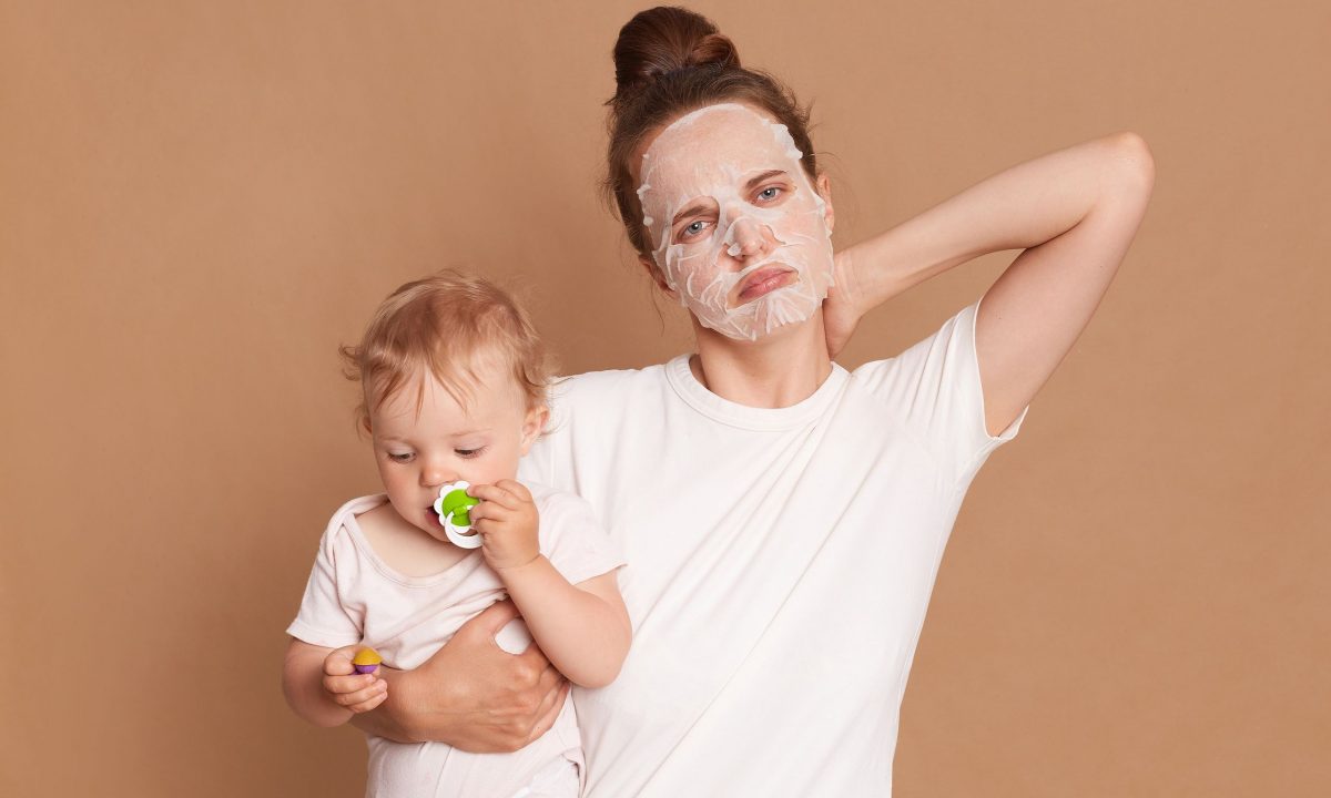 Οι κακές συνήθειες που «πονούν» τον αυχένα και το κεφάλι και πώς να τις αλλάξεις