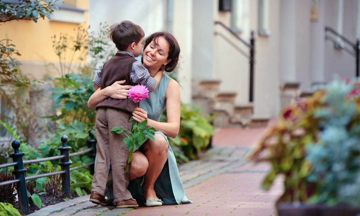 Πώς να καλλιεργήσετε την ευγένεια και την ευγνωμοσύνη στα παιδιά;