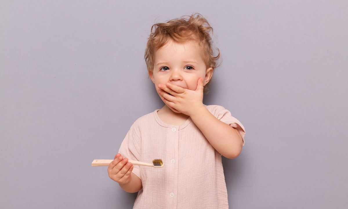 Πώς ενθαρρύνω το παιδί μου να ντύνεται και να πλένει τα δόντια μόνο του;