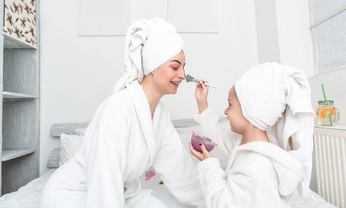 Τι θέλουν οι δερματολόγοι να ξέρεις για το δέρμα σου το χειμώνα μαμά