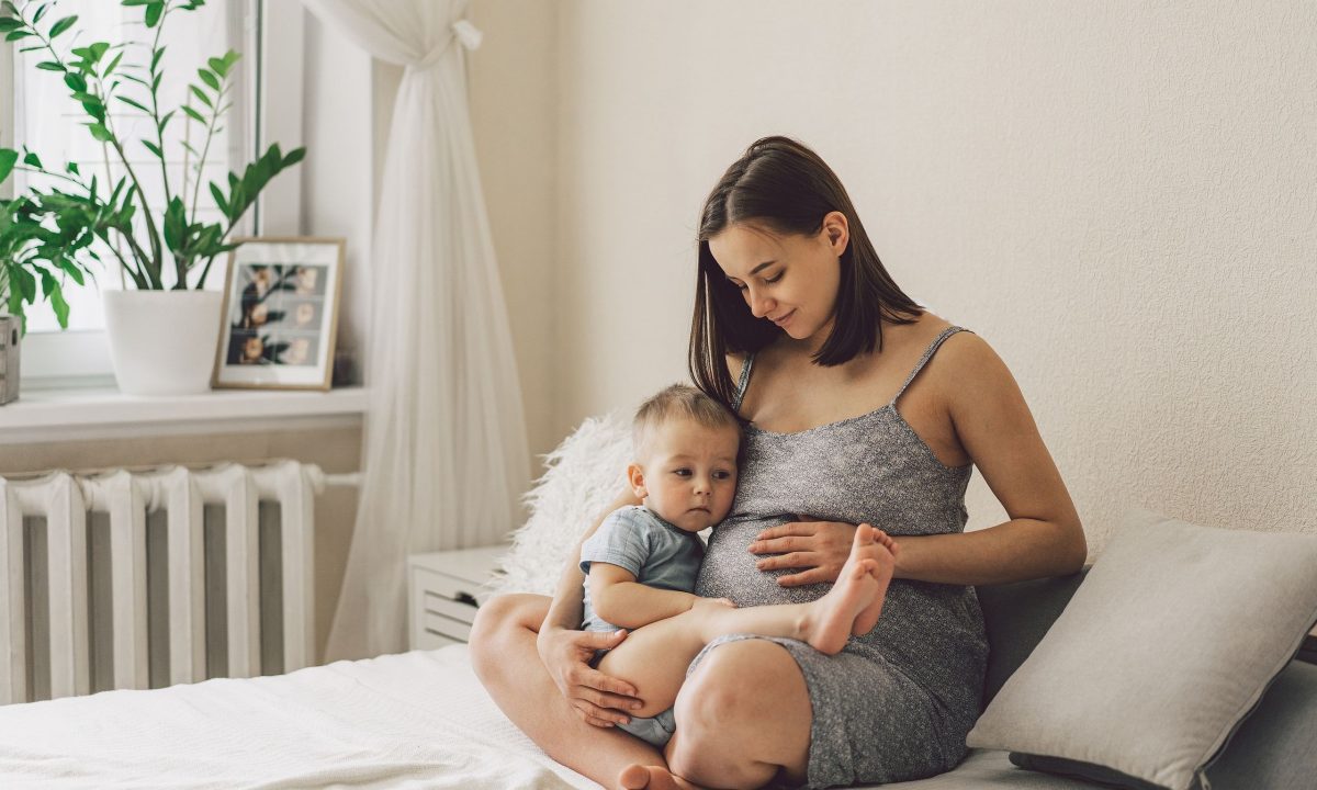 22 πρακτικά tips για γονείς που περιμένουν το δεύτερο παιδί