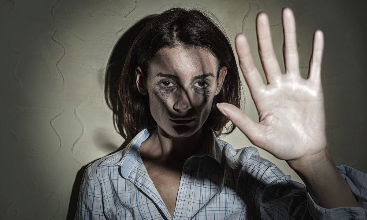 Λιγότερο από το 40% των γυναικών που βιώνουν βία αναζητούν βοήθεια οποιουδήποτε είδους