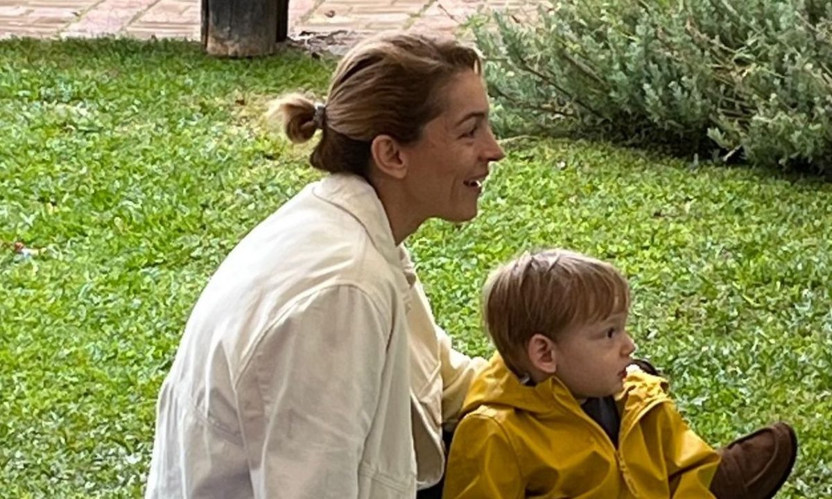 Οι αλλιώτικες ευχές της Γιούλικας Σκαφιδά για τα 2α γενέθλια του γιου της