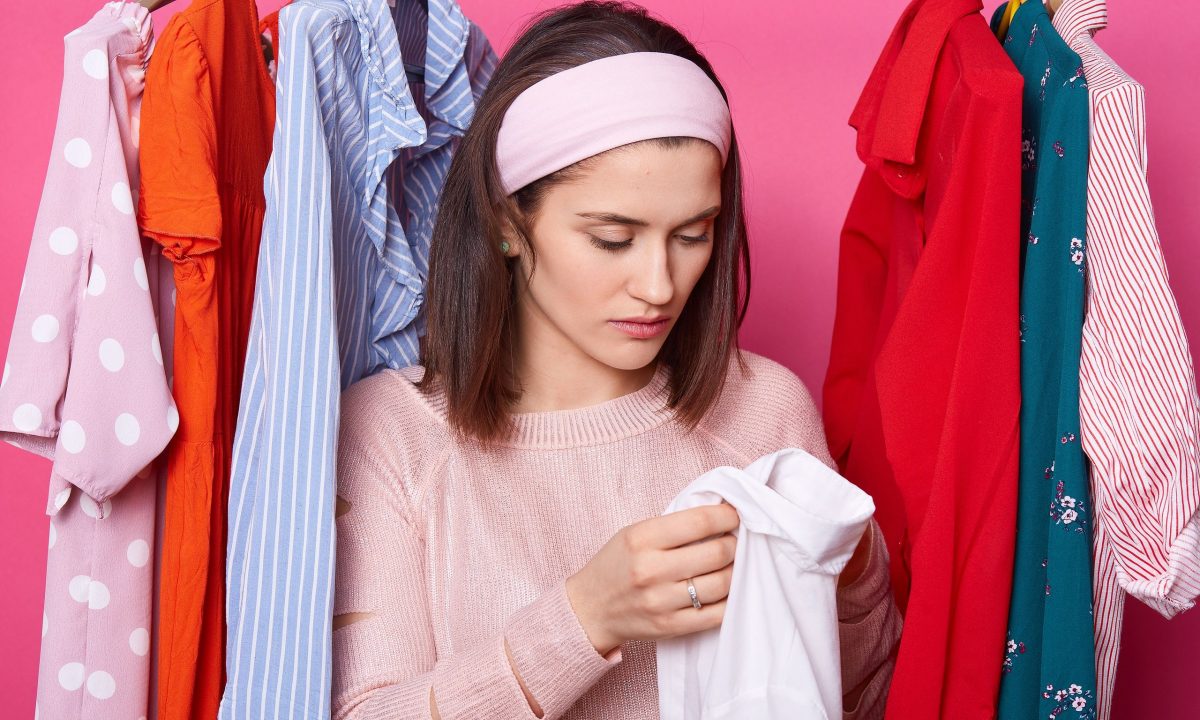 Πώς να αφαιρέσετε τα σημάδια του ιδρώτα από τα ρούχα σας;