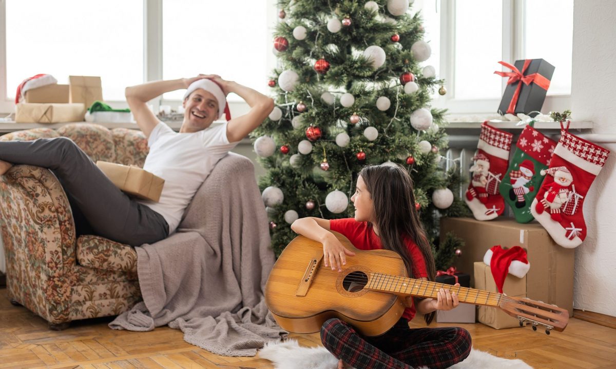 Από κλασικά μέχρι παιδικά: 6 spotify playlists με χριστουγεννιάτικα τραγούδια για όλη την οικογένεια