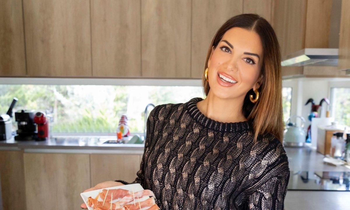 Σταματίνα Τσιμτσιλή: Έτσι πέρασε το Σκ με τα παιδιά της: έφτιαξαν μελομακάρονα, πήγαν στο κέντρο