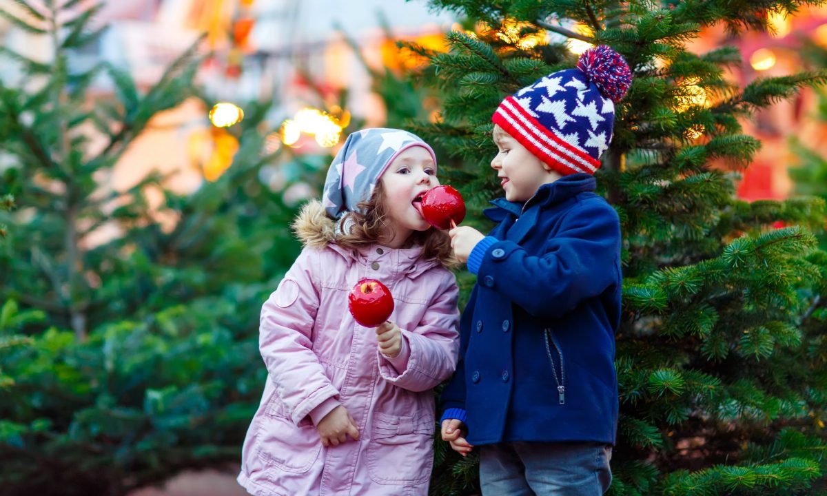 Λίστα γιορτινών δραστηριοτήτων: 17 διασκεδαστικά πράγματα να κάνετε ως οικογένεια