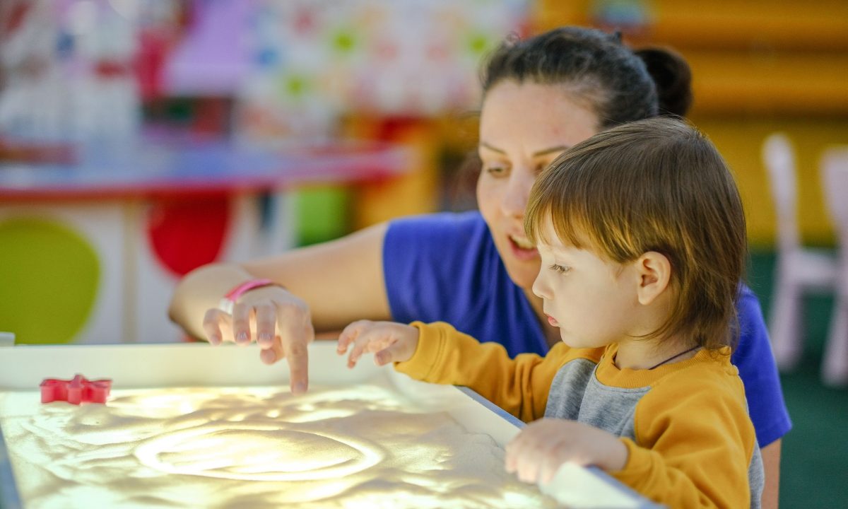 Μήπως το παιδί σας βρίσκεται στο φάσμα του αυτισμού; 4 βήματα που πρέπει να ακολουθήσετε