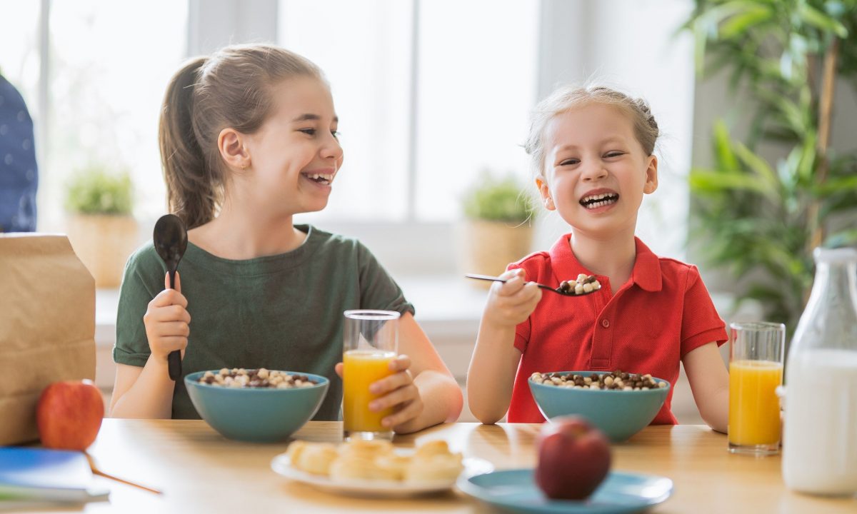 10 θρεπτικά συστατικά που δεν πρέπει να λείπουν από την διατροφή των παιδιών
