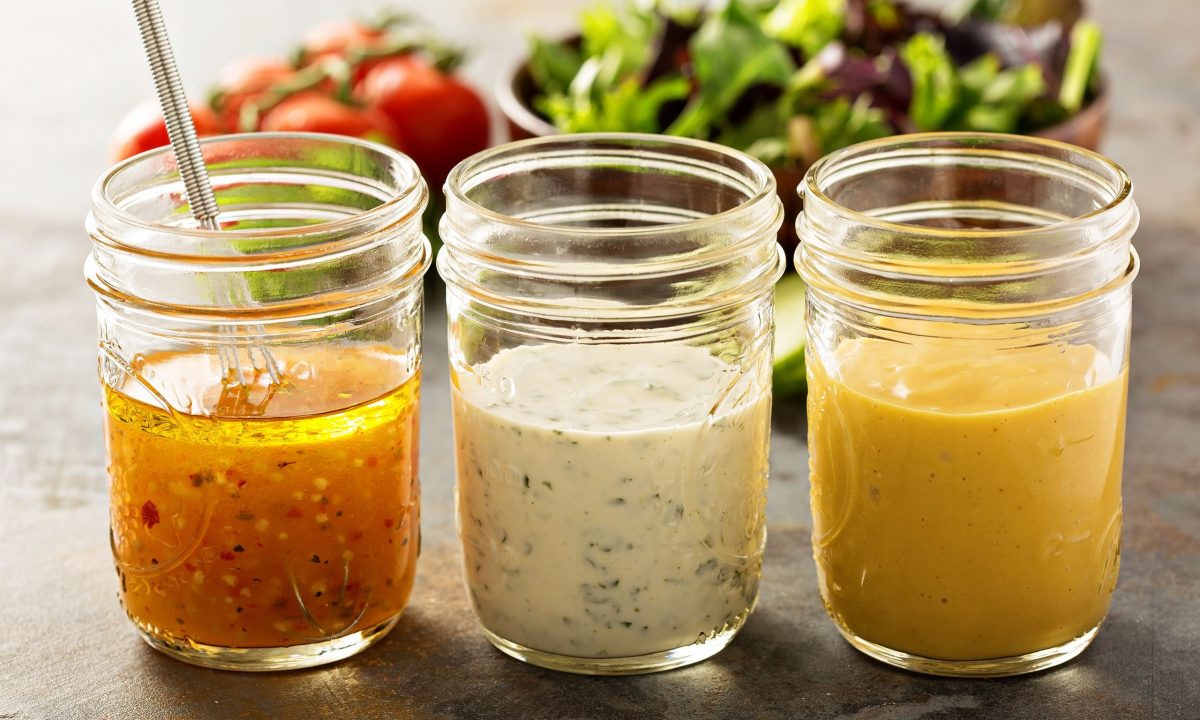 4 εύκολα salad dressings για τα γιορτινά σας τραπέζια