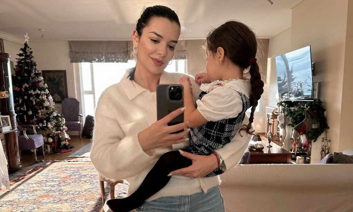 Η Νικολέττα Ράλλη στόλισε με την κόρη της και μάς έβαλε κατευθείαν στο απόλυτο Christmas mood