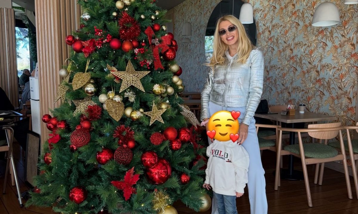 Gingerbread sensory play: Τα παιχνίδια που λάτρεψαν οι γιοι της Κωνσταντίνας Σπυροπούλου