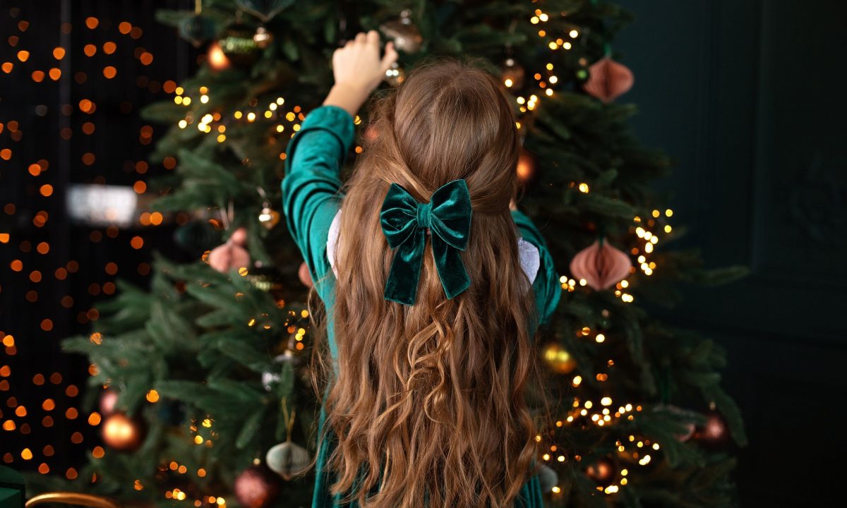 Γιορτινά χτενίσματα για κορίτσια: Χαριτωμένα, εύκολα και παιχνιδιάρικα