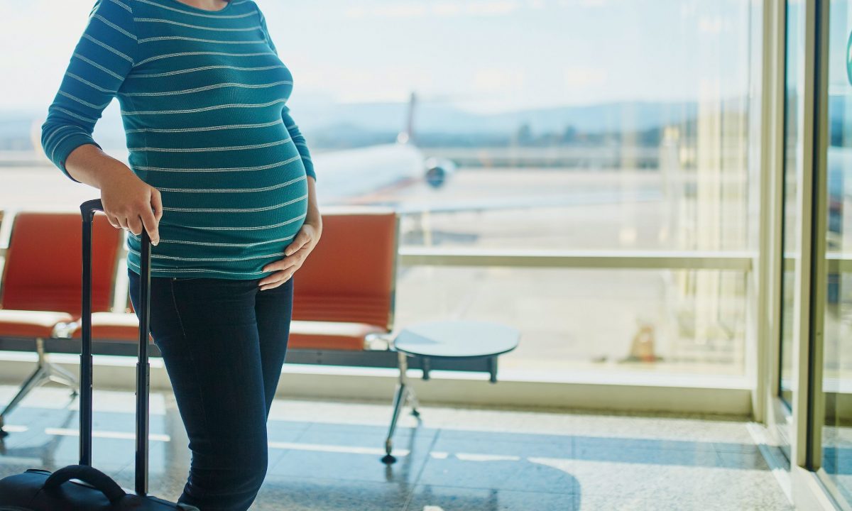Εγκυμοσύνη και ταξίδι: 5 συμβουλές για άνετες και ασφαλείς διακοπές