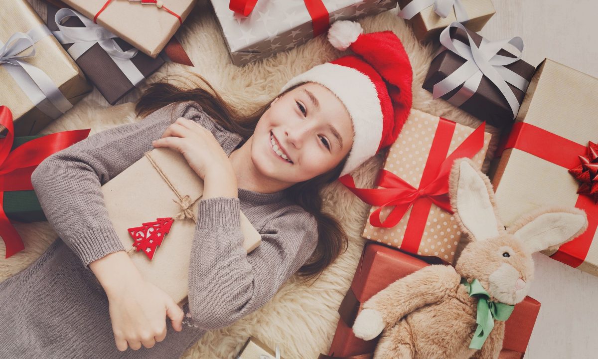 Πώς πρέπει να έρχονται τα δώρα από τον Άγιο Βασίλη; Λάθη που κάνουν όλοι οι γονείς