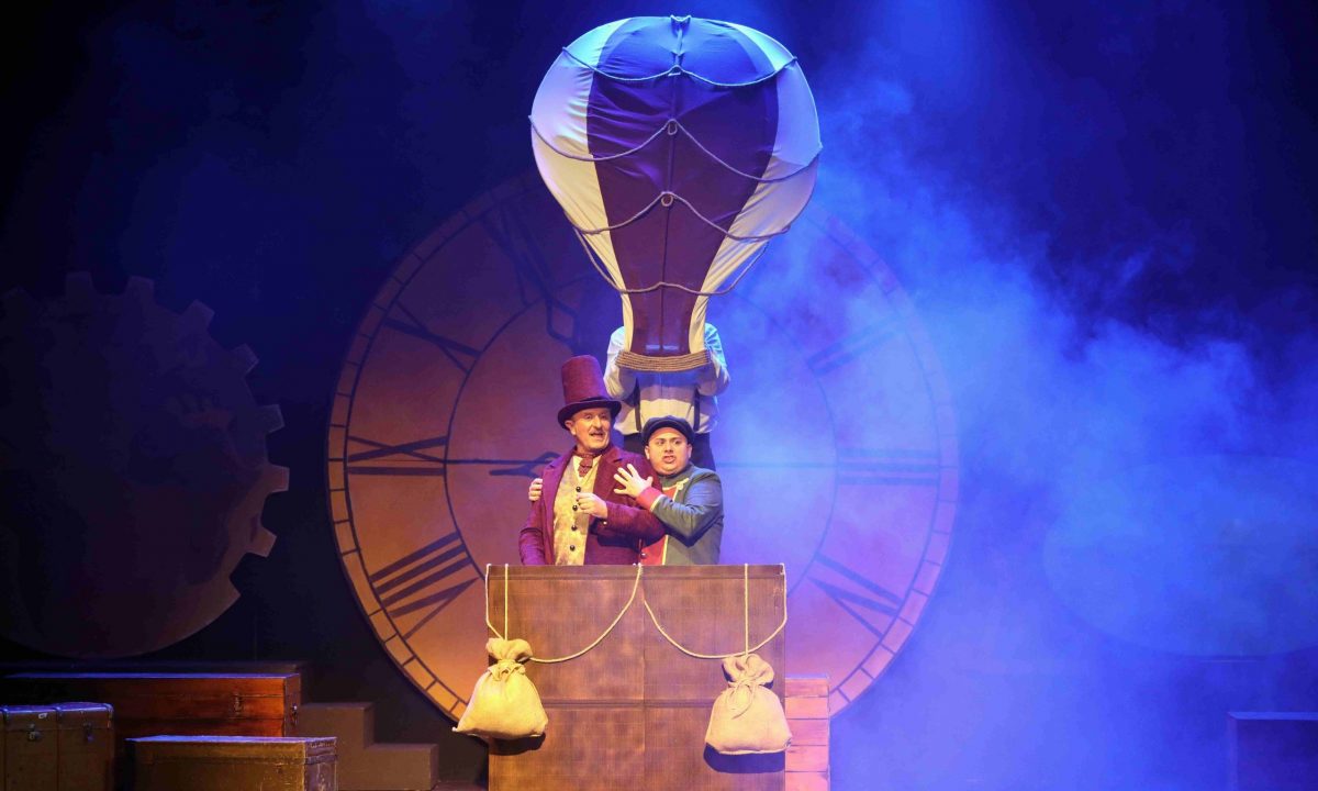 «Ο Γύρος του Κόσμου σε 80 Ημέρες» του Ιούλιου Βερν στο Θέατρο «Δημήτρης Χορν»