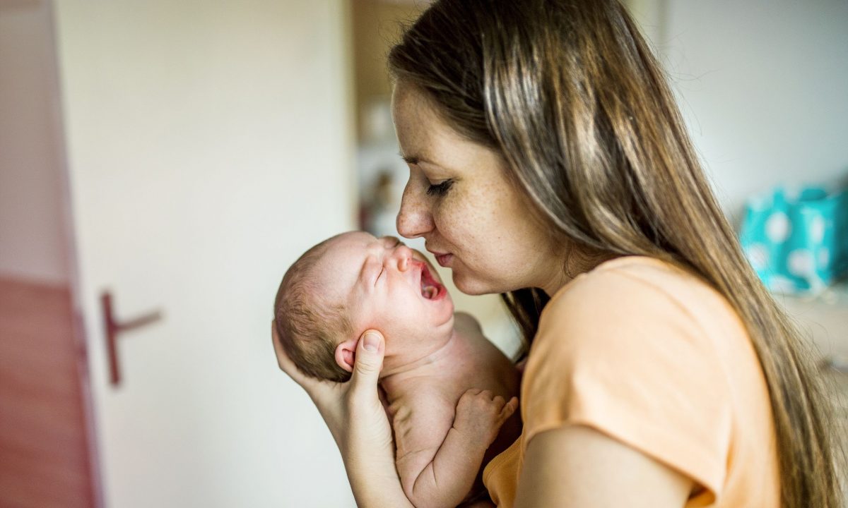 Κοιλιακά άλγη (κολικοί) μωρού: Τι πρέπει να κάνω;