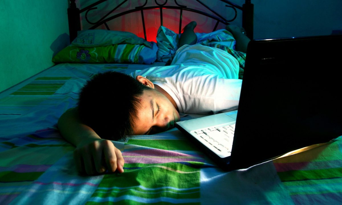 Γιατί οι έφηβοι κοιμούνται τόσο αργά; Η αλήθεια πίσω από το ξενύχτι