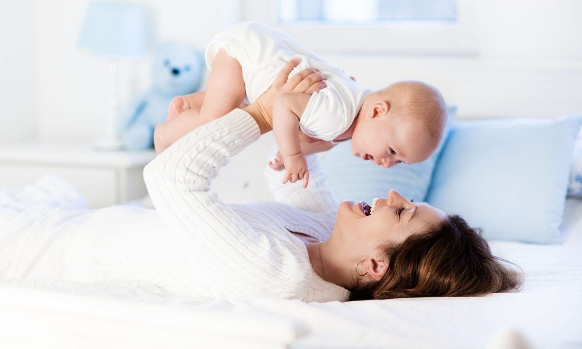 Δεν κακομαθαίνετε το μωρό σας όταν το αγκαλιάζετε - Το λέει και η επιστήμη