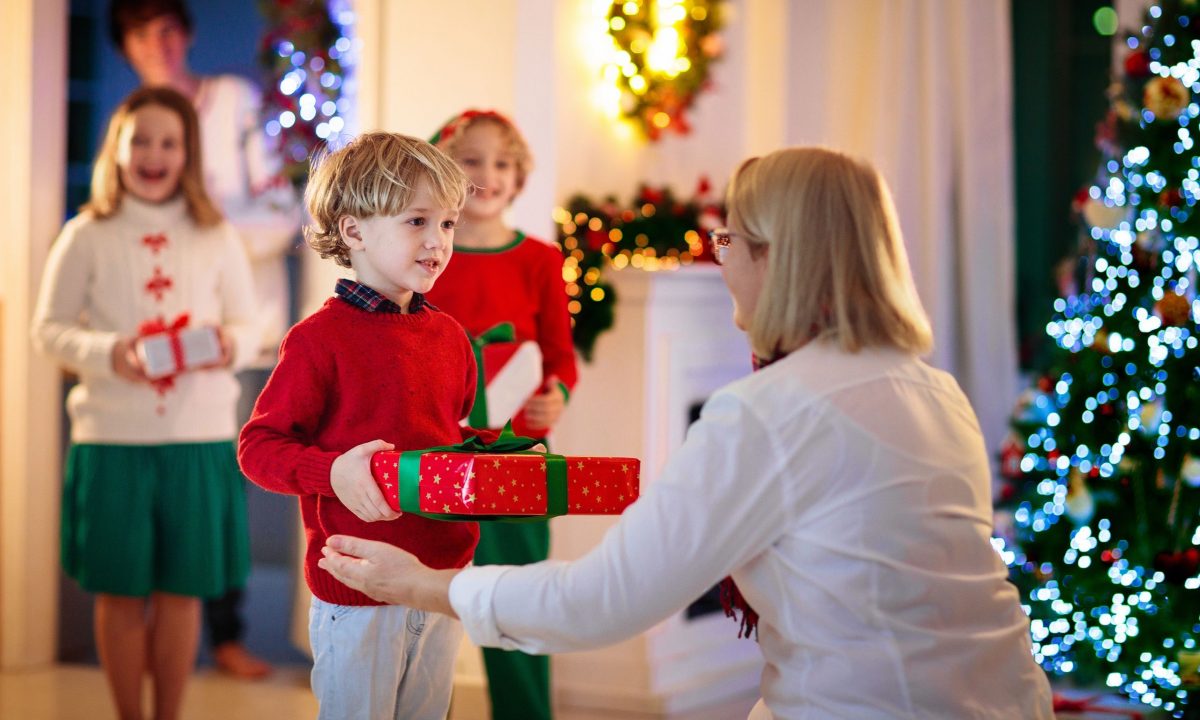 11 χριστουγεννιάτικα δώρα για παππούδες και γιαγιάδες που δεν θα ξεχάσουν ποτέ