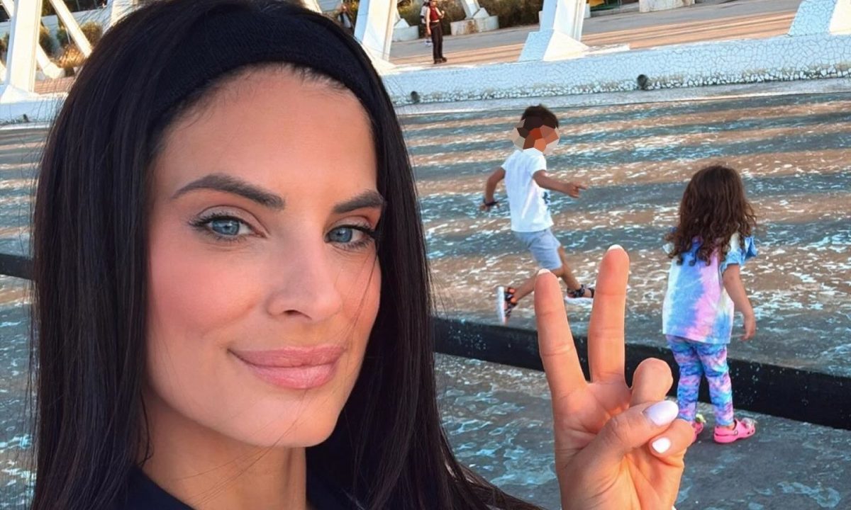 Χριστίνα Μπόμπα: Έχει το «σύνδρομο της μάνας» - Γιατί αφήνει τα παιδιά της να βαριούνται