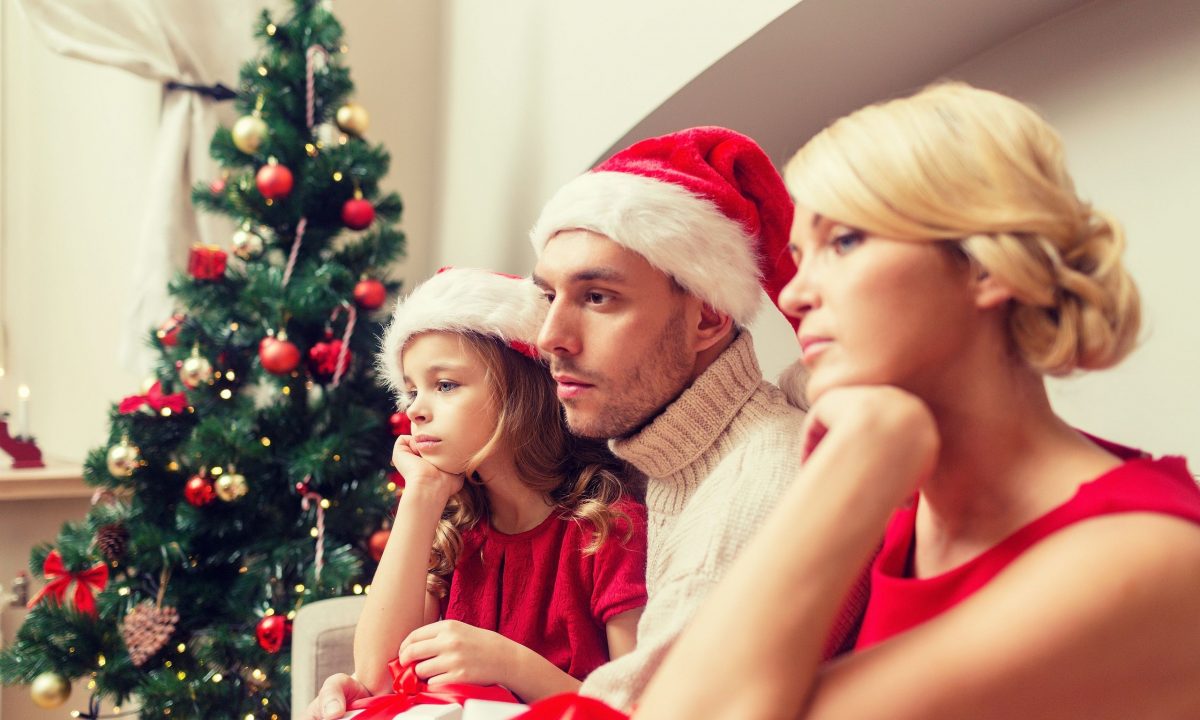 Χριστούγεννα χωρίς γκρίνια και δράματα: Συμβουλές από ειδικό για ήρεμες γιορτές με την οικογένεια
