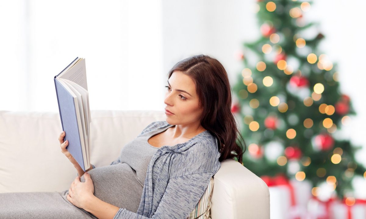 Βαριά ψυχολογία και εγκυμοσύνη μέσα στις γιορτές: Οδηγός επιβίωσης