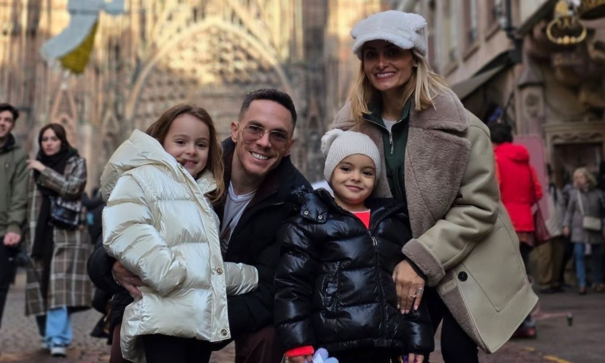 Λευτέρης Πετρούνιας: Πήγε στο τσίρκο με τις κόρες του και «έκλεψε» την παράσταση