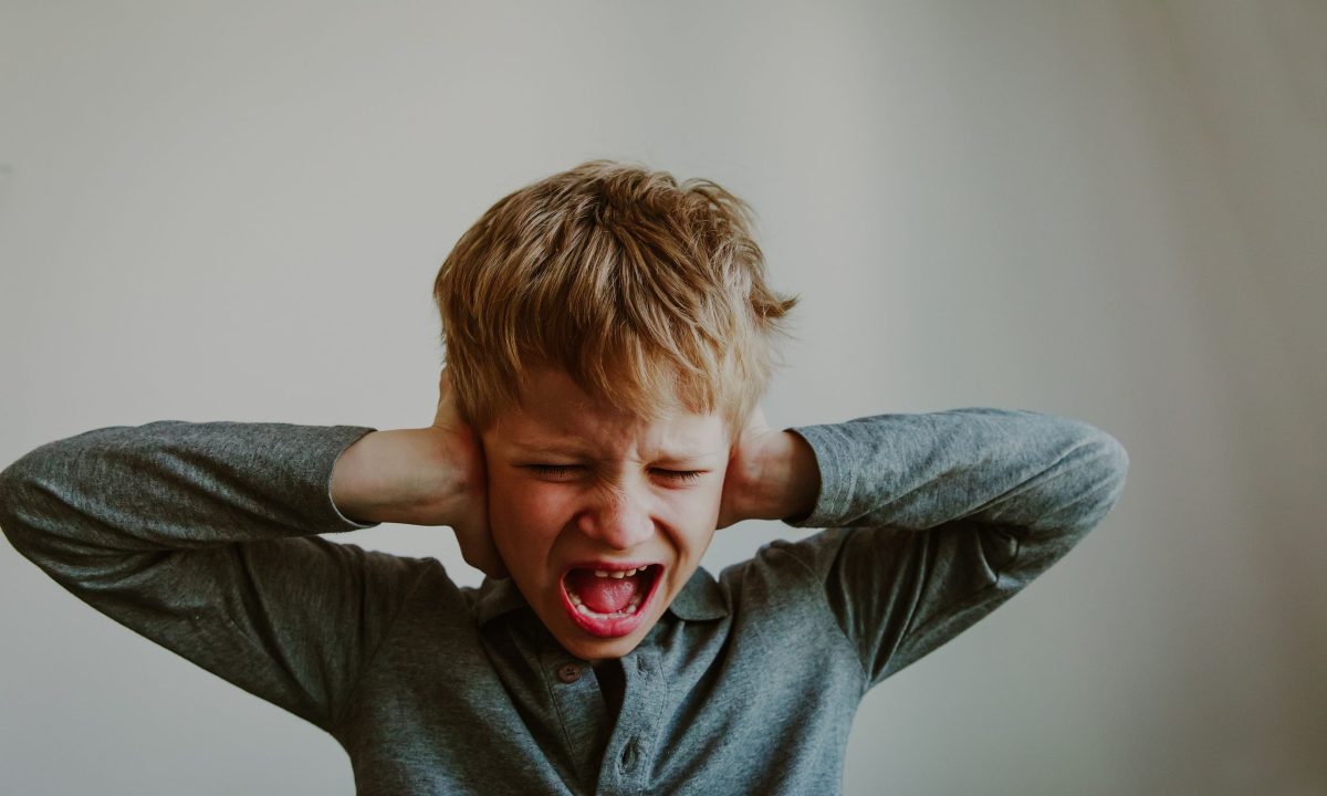 Τι είναι το Σύνδρομο Tourette και πώς να βοηθήσετε το παιδί σας