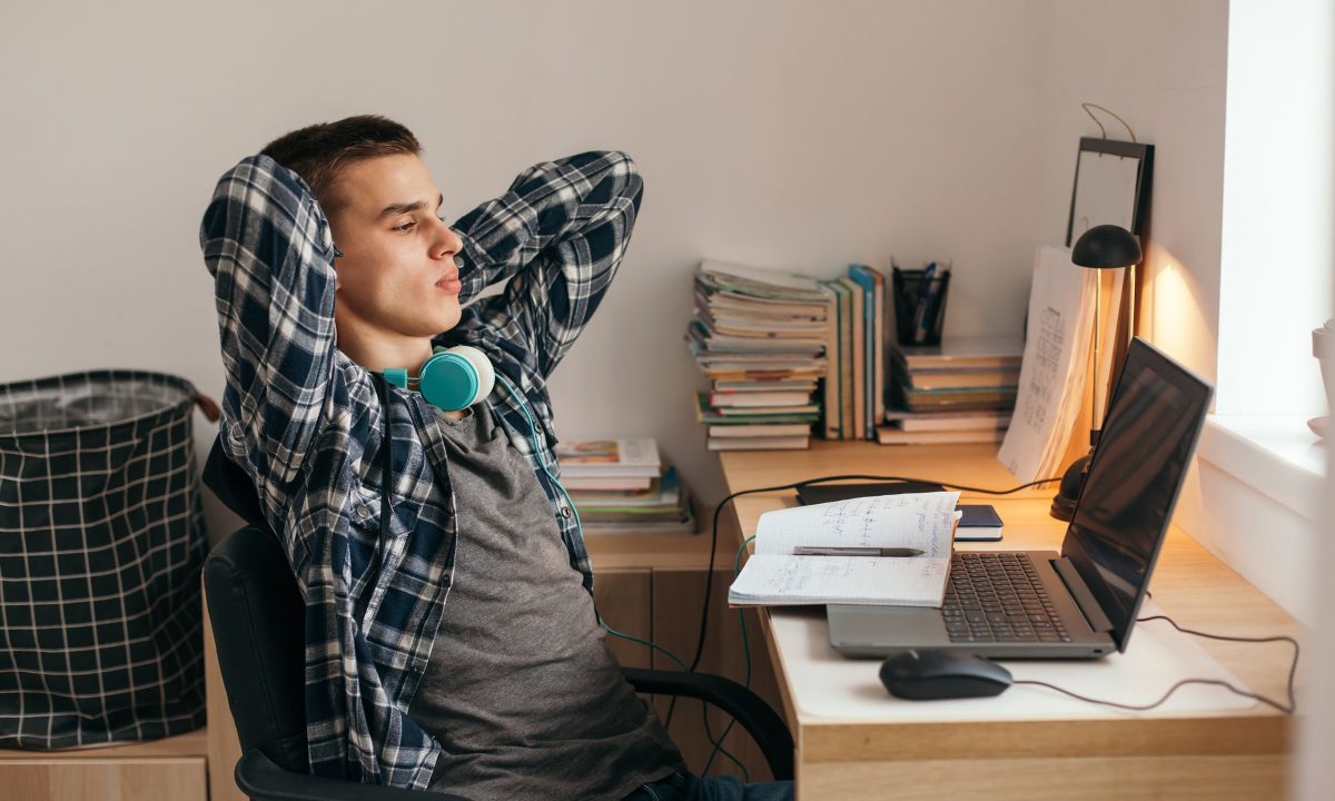 Πώς να κάνετε τα αγόρια στην εφηβεία να ανοιχτούν - 'Ένας ψυχοθεραπευτής εξηγεί