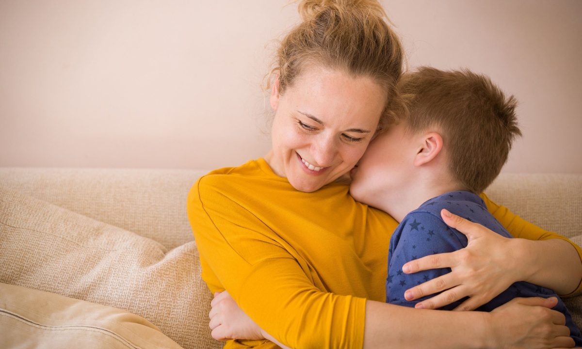 «Λέγοντας δυνατά όσα συνήθως μένουν σιωπηλά » - Mια μητέρα παιδιού με αυτισμό εξομολογείται