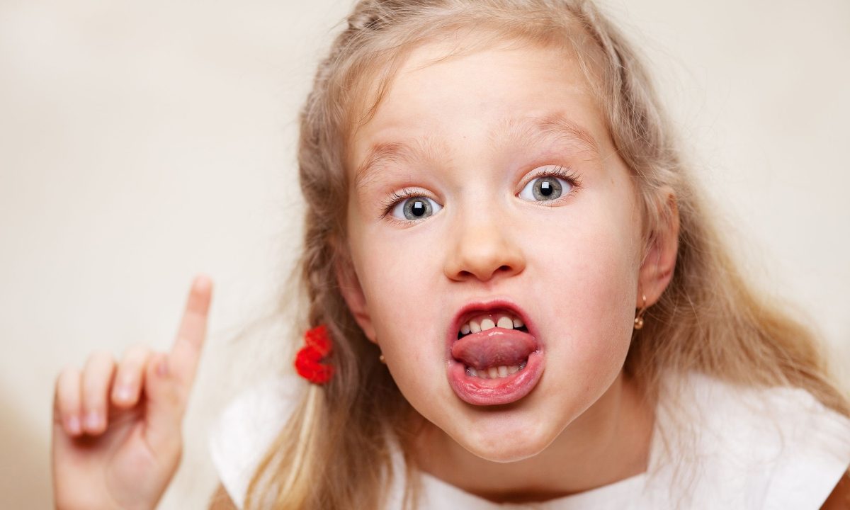 Βρομόλογα: Γιατί οι γονείς είναι πιο επιεικείς με τα παιδιά τους όταν λένε «κακές» λέξεις