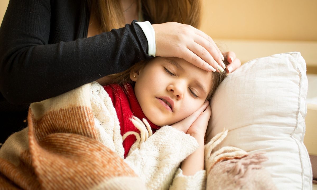 Ίωση μόνο με πυρετό: Τι πρέπει να γνωρίζουν οι γονείς