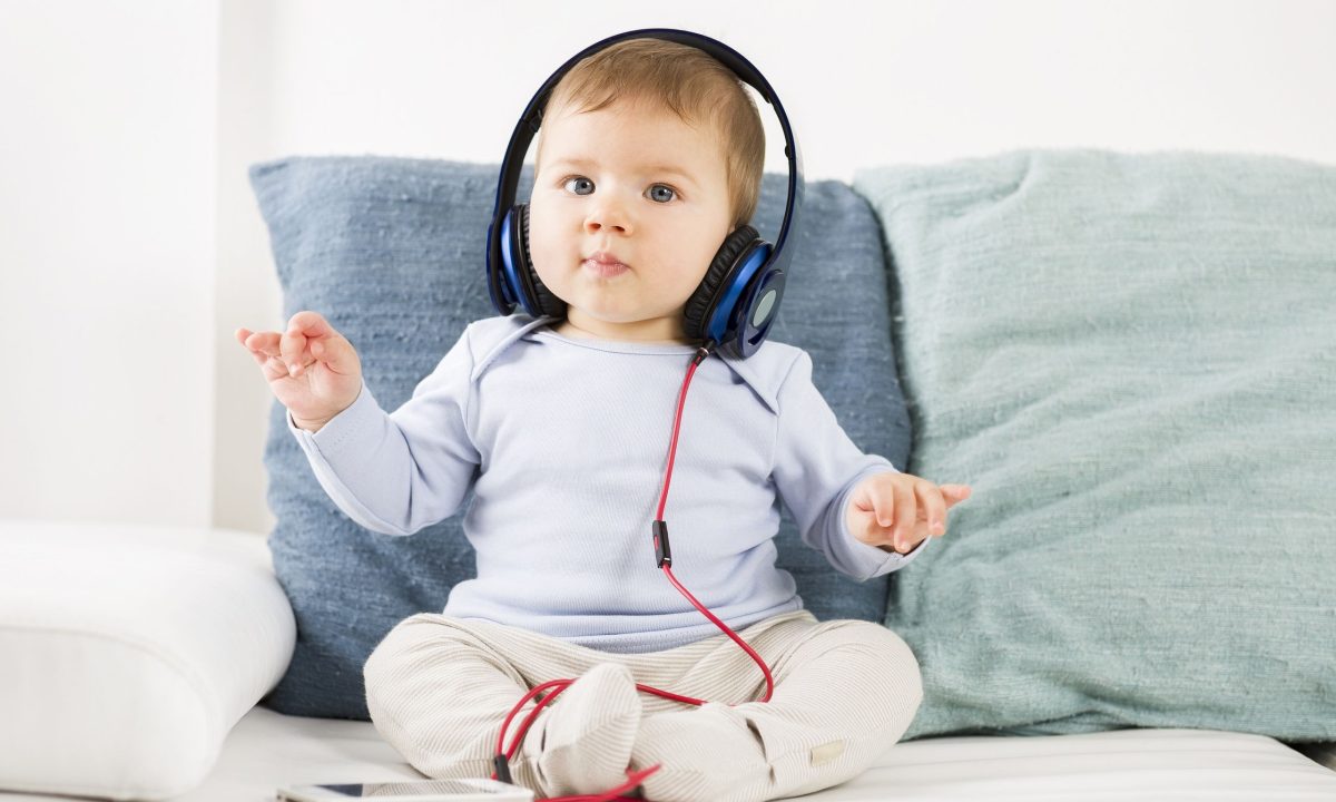 Η μουσική αλληλεπίδραση ενισχύει τη γλωσσική ανάπτυξη στα μωρά, δείχνει έρευνα