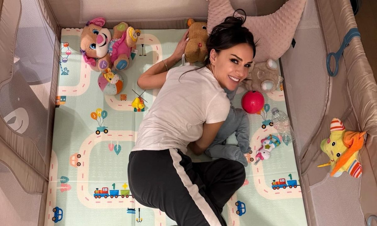 Ελένη Τσολάκη: Όταν οι δυσκολίες δίνουν τη θέση τους στην αγκαλιά της κόρης της