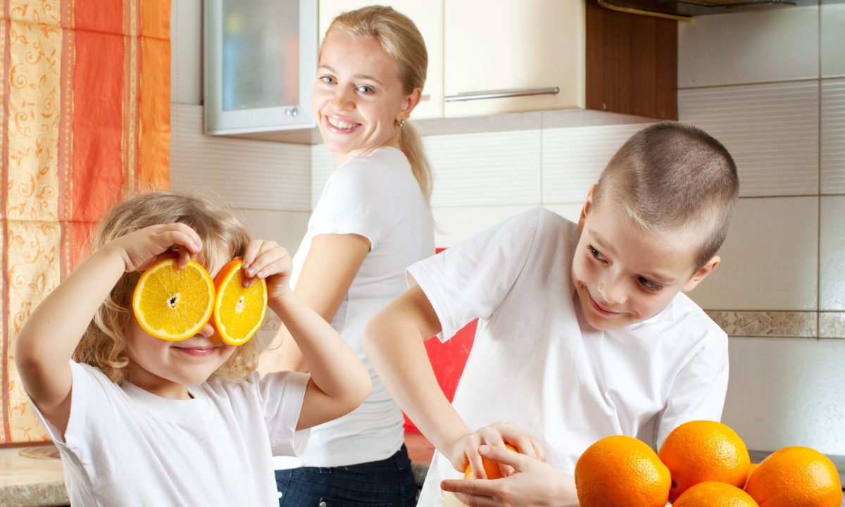 Πώς θα μειώσουμε την κατανάλωση υπερεπεξεργασμένων τροφών στα παιδιά;