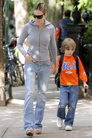 Οι σταρ ντύνουν τα παιδιά τους με εμφανίσεις ομάδων