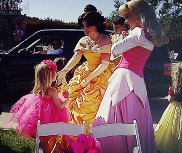 Το ροζ πάρτι της Stella McDermott