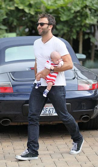 Mamma Mia! Η Alessandra Amrbosio και τα παιδιά της με άψογο style