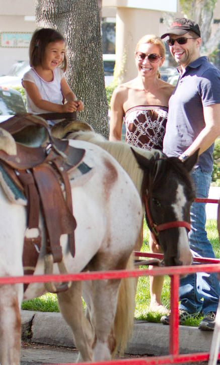 Jon Cryer: Καμαρώνοντας την κόρη του στο άλογο