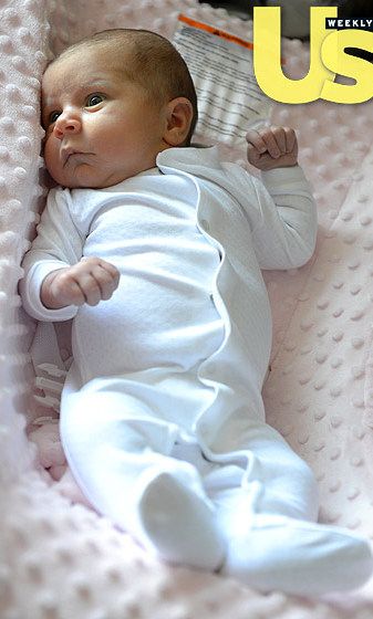 Η Kourtney Kardashian παρουσιάζει την Penelope